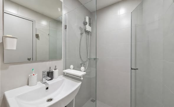 room interior and bathroom of Ideo Mobi Sukhumvit Eastgate