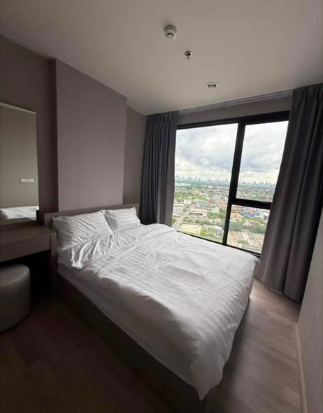 bedroom of Ideo Mobi Sukhumvit Eastpoint