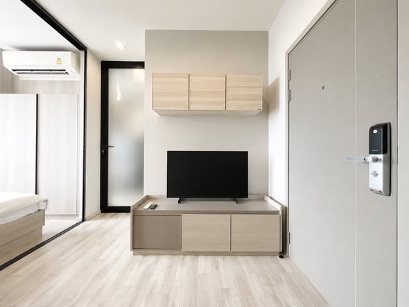 bedroom and room interior of Ideo Mobi Sukhumvit Eastpoint