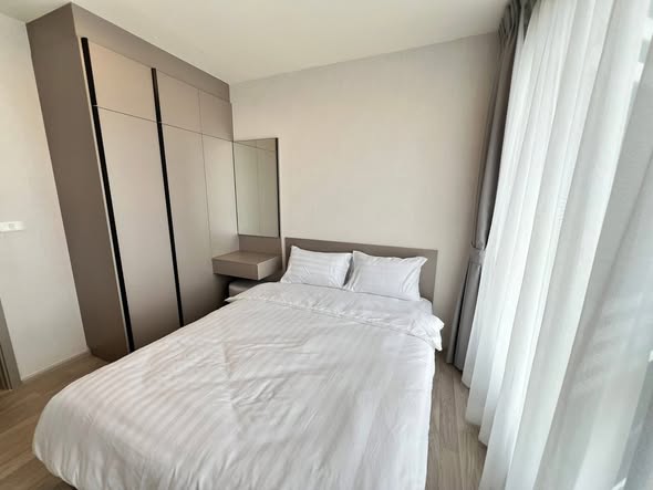 bedroom and room interior of Ideo Mobi Sukhumvit Eastpoint