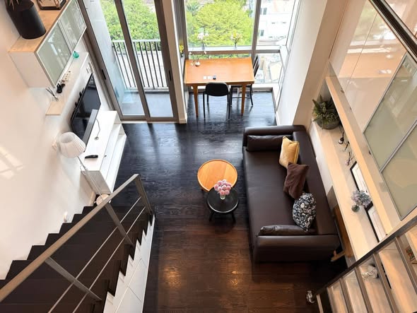 living room of Ideo Morph 38