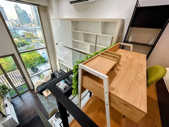 room interior of Ideo Morph 38