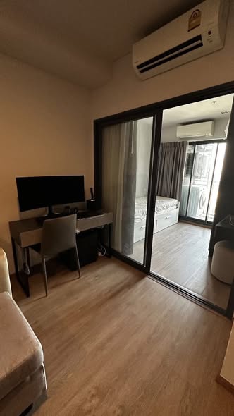 bedroom and room interior of Ideo Phaholyothin Chatuchak