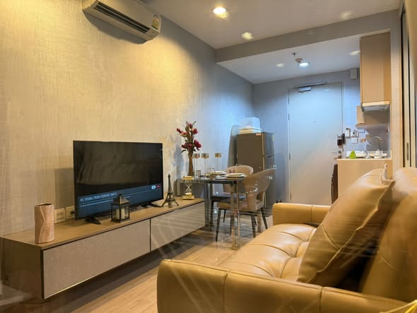 living room of Ideo Q Ratchathewi