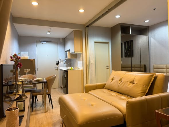 living room and bedroom of Ideo Q Ratchathewi