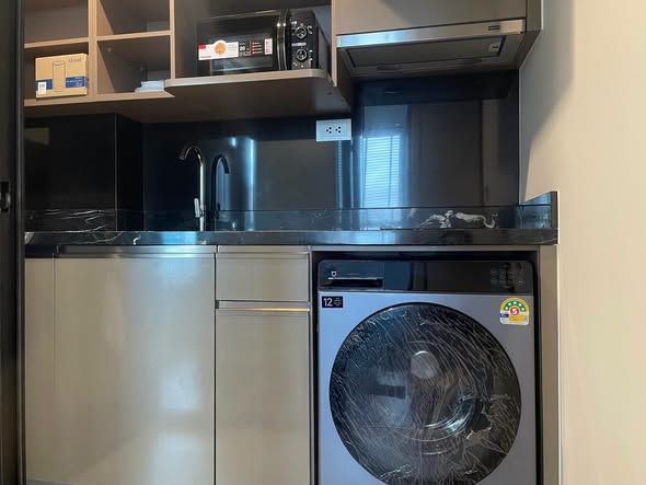 bathroom and kitchen of Ideo Q Sukhumvit 36