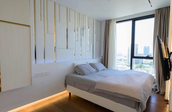 bedroom and room interior of Ideo Q Sukhumvit 36