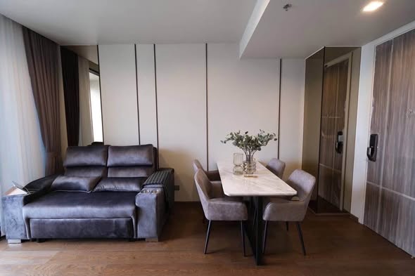 living room and room interior of Ideo Q Sukhumvit 36