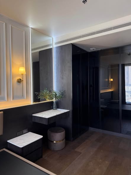 room interior and bathroom of Ideo Q Sukhumvit 36