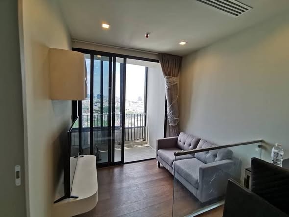 bedroom and living room of Ideo Q Victory