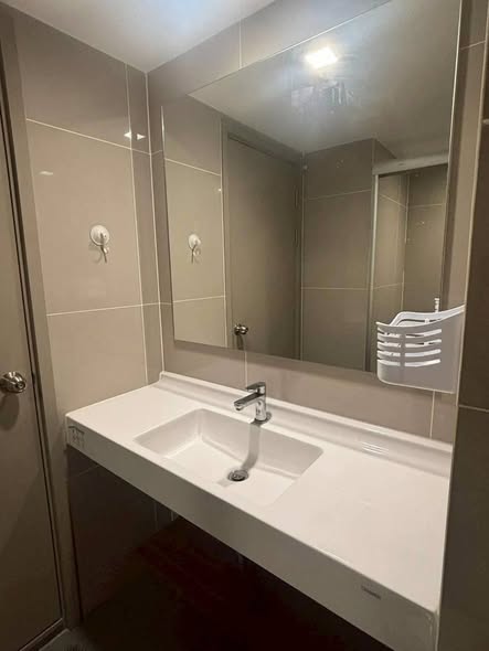 bathroom of IDEO Rama9 – Asoke