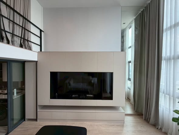living room and kitchen of IDEO Rama9 – Asoke