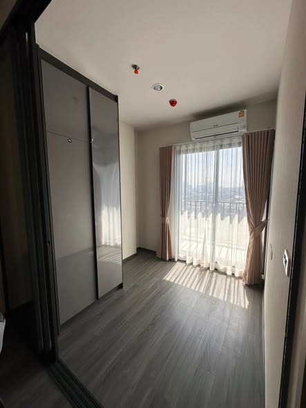 bedroom and room interior of IDEO Sukhumvit Rama 4 ไอดีโอ สุขุมวิท-พระราม 4