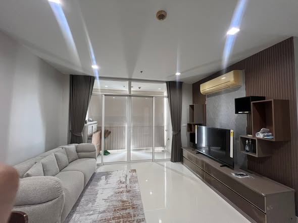 living room and bedroom of Ideo Verve Ratchaprarop