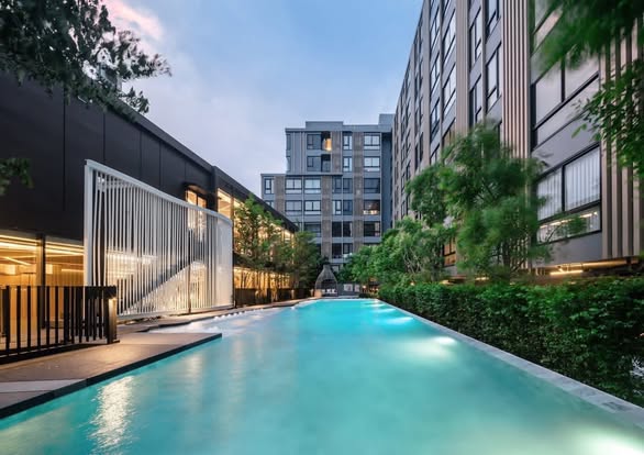 pool of IKON SUKHUMVIT 77 CONDOMINIUM