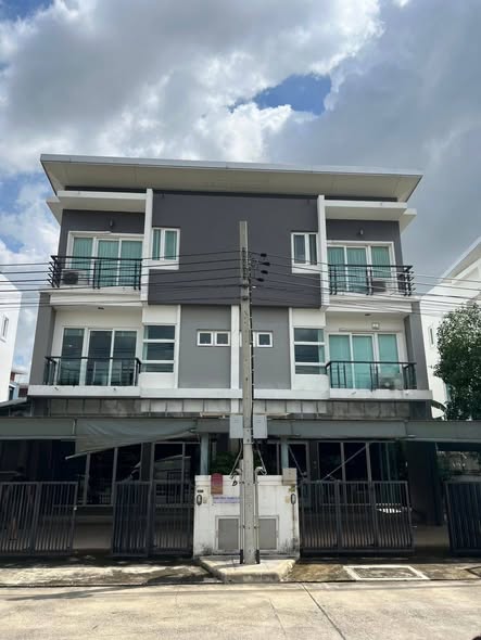 ทำเลทอง