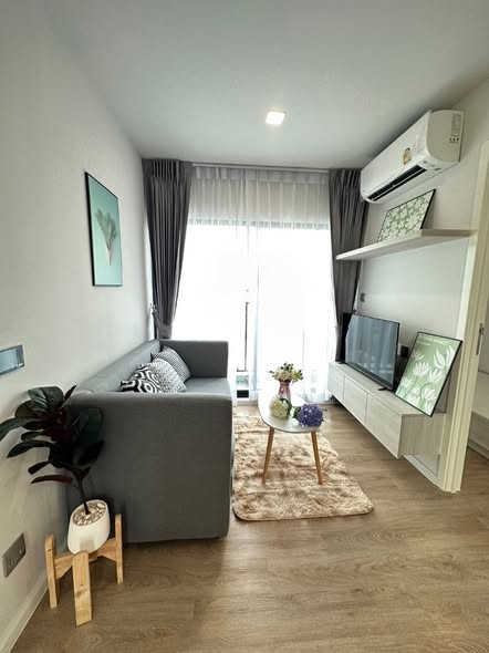 bedroom and living room of Ivory Ratchada 32