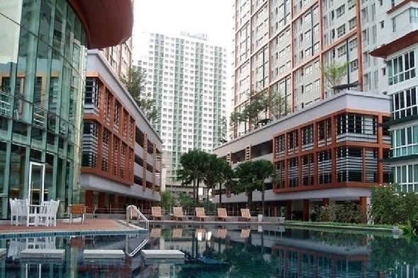 pool of IVY River Condo