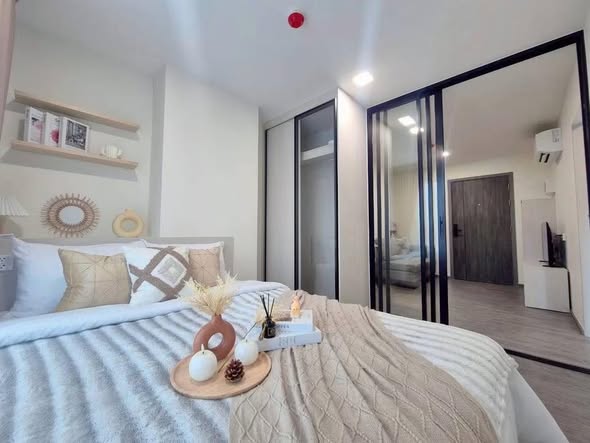 bedroom and room interior of Kave Wonderland Sales Gallery