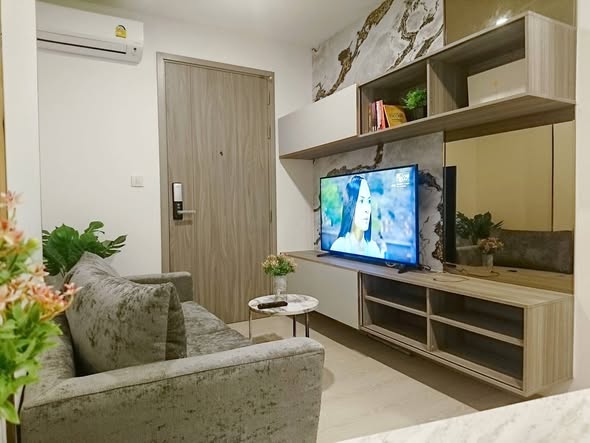 living room and room interior of KnightsBridge Phaholyothin Interchange
