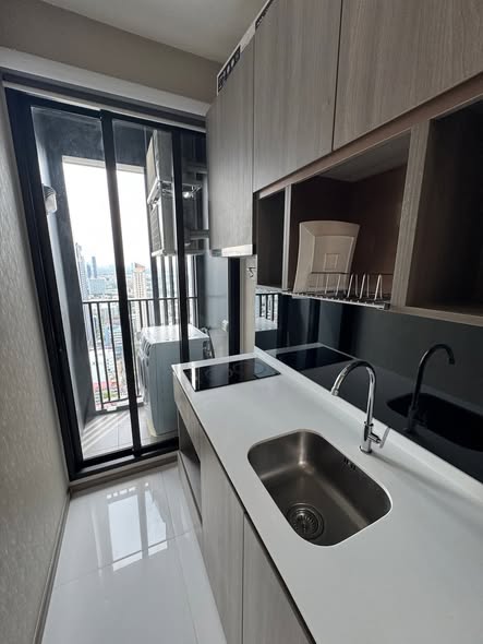 bathroom and kitchen of KnightsBridge Prime Onnut
