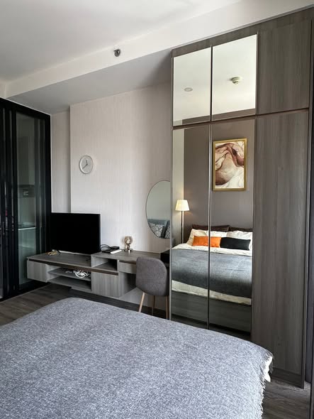 bedroom and room interior of KnightsBridge Prime Onnut