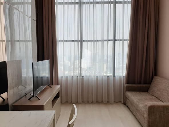 bedroom and living room of KnightsBridge Prime Sathon