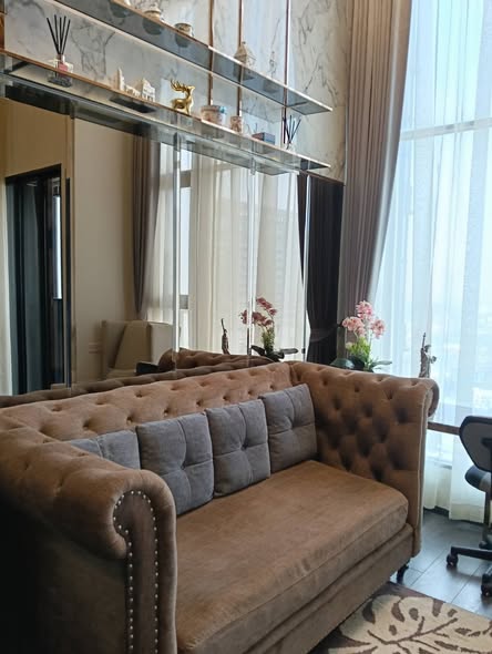 living room of KnightsBridge Space Ratchayothin
