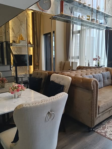living room and room interior of KnightsBridge Space Ratchayothin