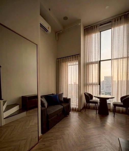 living room and room interior of KnightsBridge Space Ratchayothin