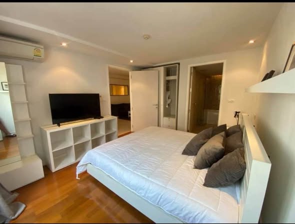 bedroom of LE NICE CONDO