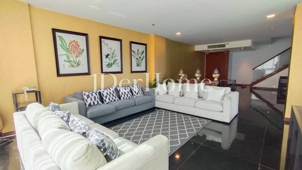 living room of Le Raffine Jambunuda Sukhumvit 31