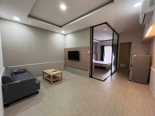 bedroom and room interior of Level Bangna