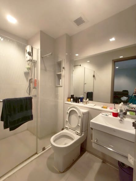 bathroom of Life Asoke – Rama 9