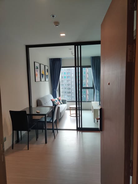 bedroom and room interior of Life Asoke – Rama 9