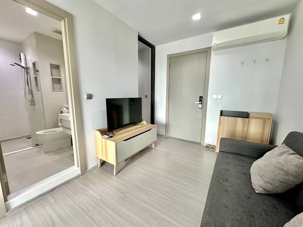 bedroom and room interior of Life Asoke – Rama 9