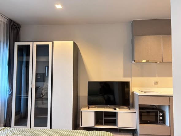 bedroom and room interior of Life Asoke – Rama 9