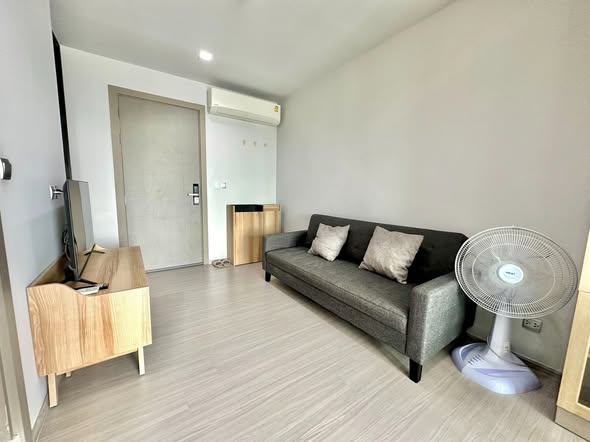 living room of Life Asoke – Rama 9