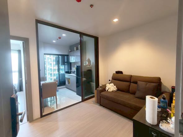 living room and room interior of Life Asoke – Rama 9