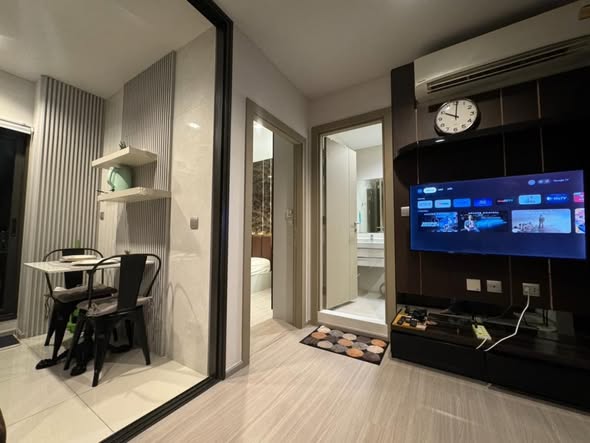 living room and room interior of Life Asoke – Rama 9
