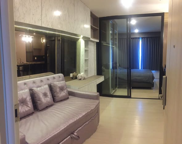 bedroom and room interior of Life Asoke