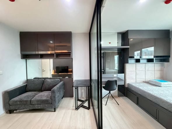 bedroom and room interior of Life Asoke