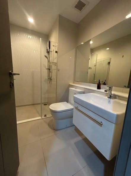 bathroom of Life Asoke Hype