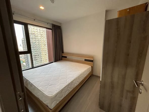 bedroom of Life Asoke Hype