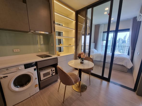 bedroom of Life Asoke Hype