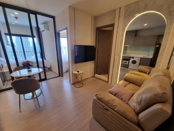 bedroom of Life Asoke Hype