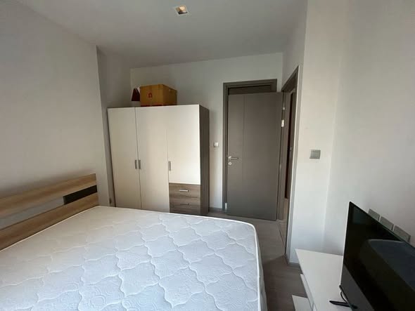 bedroom of Life Asoke Hype