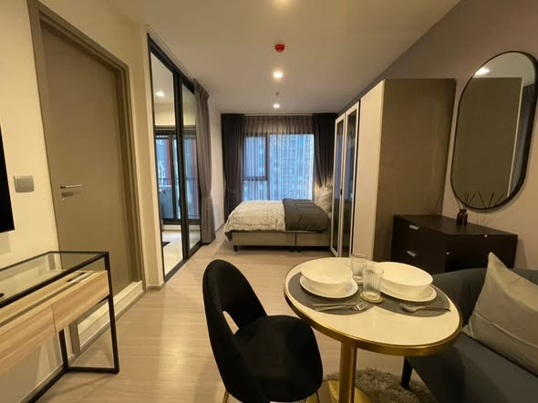 bedroom of Life Asoke Hype