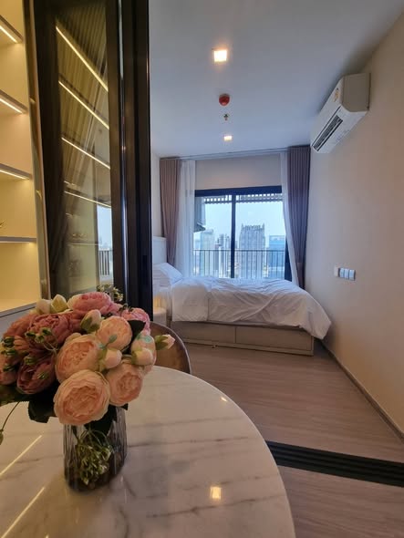 bedroom of Life Asoke Hype