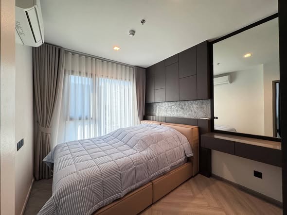 bedroom of Life Asoke Hype